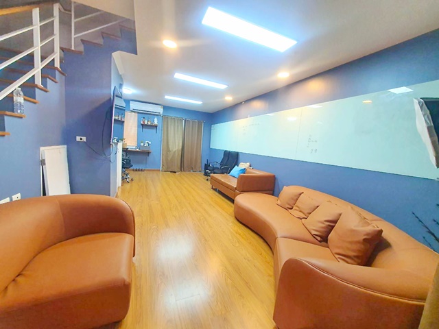 เดอะวอล์ค เกษตร-ตกแต่งพร้อมเฟอร์ นวมินทร์ 1.1 กม. 6แอร์ 3-4นอน ให้เช่า ทาวน์โฮม 3 ชั้น 23 ตร.วา. 276 ตร.ม. MRT รามอินทรา