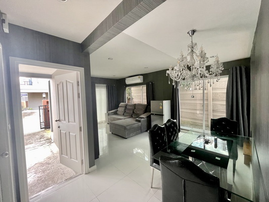 [ให้เช่า] FOR RENT PASSORN PRESTIGE LUXE PATTANAKARN 38 / 3 bedrooms 2 bathrooms / 40 Sqw. 140 Sqm. **45,000** JUST 20 MIN FROM THONGLOR