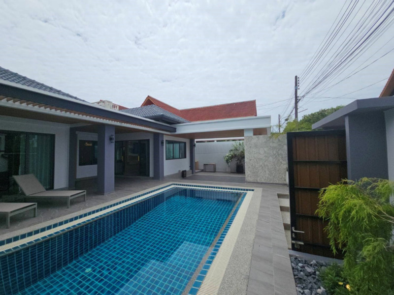 Elegant 3-Bedrooms Private Pool Villa in Saiyuan, Rawai, Mueang Phuket