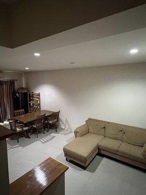 [ให้เช่า] FOR RENT THE METRO RAMA 9 / 3 bedrooms 3 bathrooms / 19 Sqw. 140 Sqm. **20,000** CLOSE TO STAMFORD UNIVERSITY