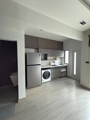 [ให้เช่า] FOR RENT THE LANDMARK EKKAMAI – RAMINDRA / 3 bedrooms 4 bathrooms / 25 Sqw. 185 Sqm. **42,000** CLOSE TO LIAB DUAN NIGHT MARKET