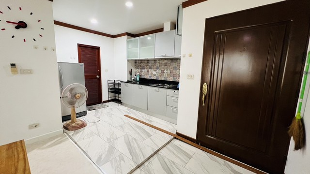 ให้เช่า คอนโด Elite Residence ซอยศรีนครินทร์ 5 รีโนเวทใหม่ พร้อมอยู่ 52.4 ตร.ม ชั้น 7 ใกล้รถไฟฟ้าสถานีศรีกรีฑา