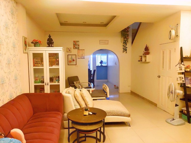 Townhouse บ้านบดินทร์ เอ็กซ์คลูซีฟ 5500000 THB 4 นอน 27 ตาราง-วา 0 Ngan 0 Rai ใกล้กับ โรงเรียนบดินทร์เดชา ทำเล-ทอง กรุงเ