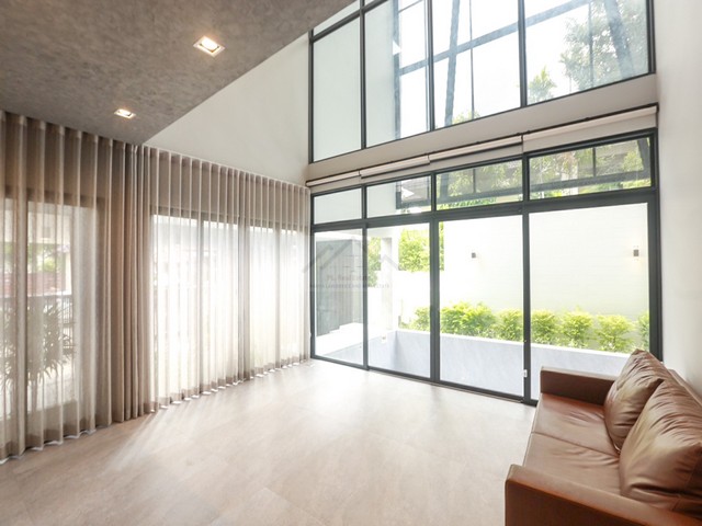 ขายบ้านเดี่ยว 3 ชั้น Pool Villa สร้างใหม่ สไตล์โมเดิร์น 136 ตรว. สารินปาร์ค รัชดา 66 ใกล้สี่แยกวงศ์สว่าง พร้อมลิฟท์ ใกล้