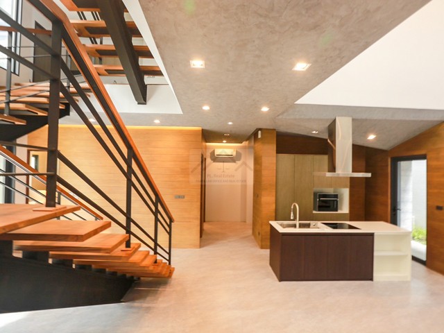 ขายบ้านเดี่ยว 3 ชั้น Pool Villa สร้างใหม่ สไตล์โมเดิร์น 136 ตรว. สารินปาร์ค รัชดา 66 ใกล้สี่แยกวงศ์สว่าง พร้อมลิฟท์ ใกล้