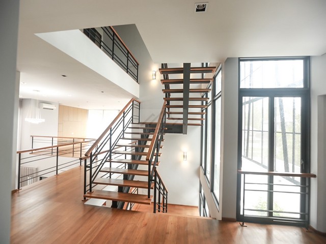 ขายบ้านเดี่ยว 3 ชั้น Pool Villa สร้างใหม่ สไตล์โมเดิร์น 136 ตรว. สารินปาร์ค รัชดา 66 ใกล้สี่แยกวงศ์สว่าง พร้อมลิฟท์ ใกล้