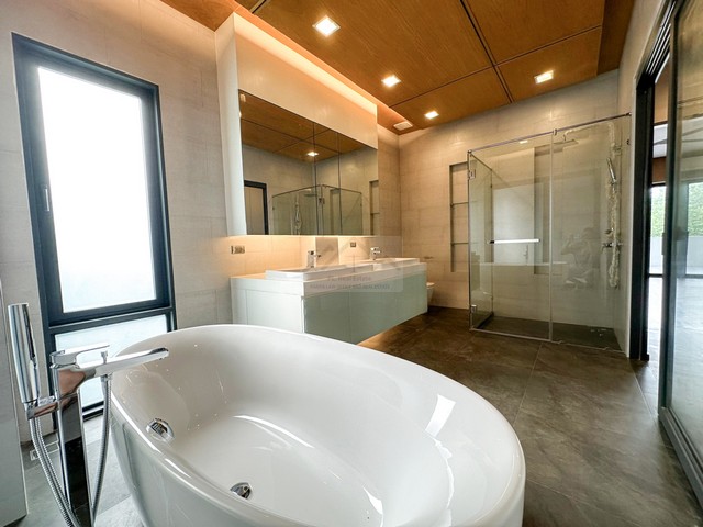 ขายบ้านเดี่ยว 3 ชั้น Pool Villa สร้างใหม่ สไตล์โมเดิร์น 136 ตรว. สารินปาร์ค รัชดา 66 ใกล้สี่แยกวงศ์สว่าง พร้อมลิฟท์ ใกล้