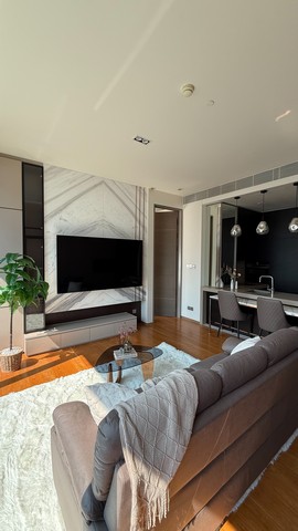 คอนโดให้เช่า Saladaeng One Condo ห้องมุม วิวเมือง ใกล้ MRT สีลม