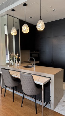 คอนโดให้เช่า Saladaeng One Condo ห้องมุม วิวเมือง ใกล้ MRT สีลม