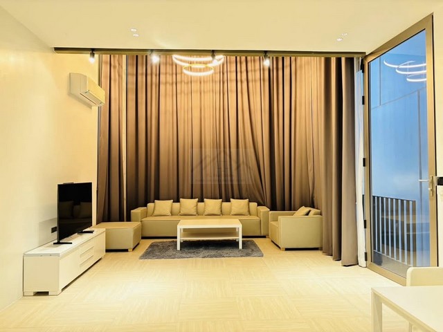 ให้เช่าโฮมออฟฟิศหรู 4 ชั้นหลังมุม 400 ตรม. พร้อมลิฟต์ โครงการ LUXE 35 ลาดพร้าว 35 ใกล้ MRT ภาวนา