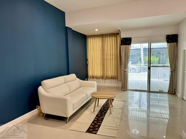 ขายทาวน์โฮม 3 ชั้น 18.5 ตรว. เดอะ เมทโทร พระราม 9 ใกล้มหาวิทยาลัยนานาชาติแสตมฟอร์ด ใกล้ทางด่วน ** มี 2 หลัง