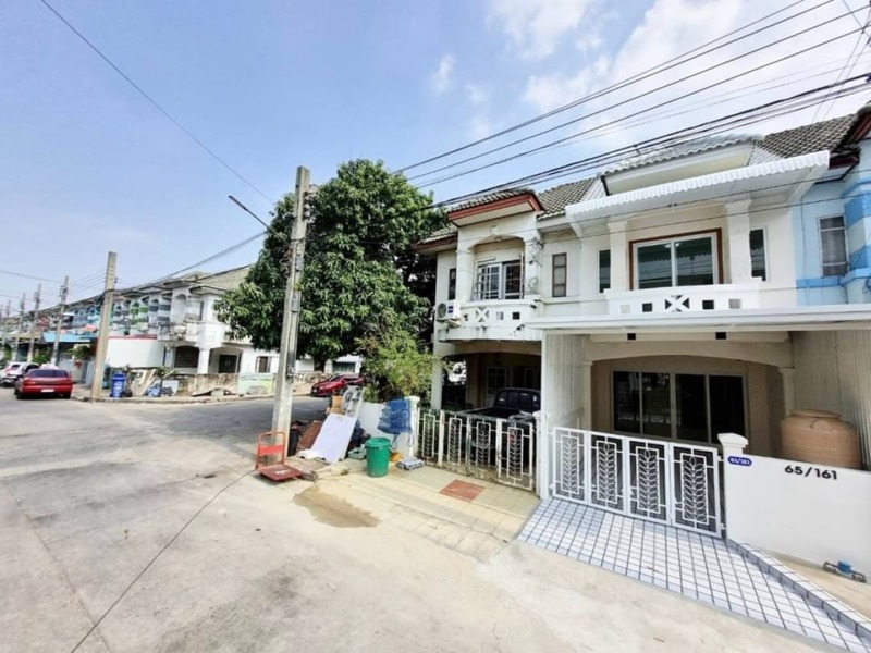 หมู่บ้านนิวเวิลล์วิล-ถนน340,345 ทาวน์เฮ้าส์2ชั้น แถมฟรีปั้มน้ำ แท้งค์น้ำ เตาแก๊ส เครื่องดูดควัน