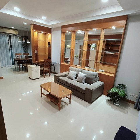 ให้เช่าทาวโฮม3ชั้น ถนนลาดกระบัง ใกล้ ศูนย์การค้าเดอะพาซิโอ, โรบินสันลาดกระบัง บ้านกลางเมืองเอสเซ้นส์ อ่อนนุชวงแหวน