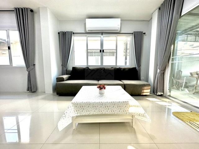 ให้เช่าบ้านเดี่ยว 2 ชั้น 60 ตรว.ซอยคุ้มเกล้า 39 ลาดกระบัง รีโนเวทใหม่ทั้งหลัง ใกล้ Chaokhun Park ( จดบริษัทได้ )