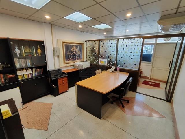 ให้เช่าอาคารพาณิชย์ 5 ชั้น 2 คูหา ถนนจันทน์เก่า ใกล้ BRT ถนนจันทน์ เหมาะทำ Home Office หรือโกดัง