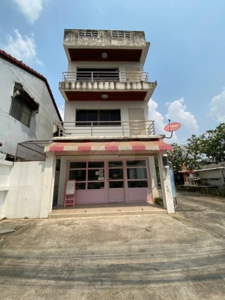 ให้เช่าบ้าน 3 ชั้น พร้อมอาคาร 4 ชั้น พื้นที่ 800 ตรม. ย่านดอนเมือง ใกล้สนามบินดอนเมือง ห่างจาก BTS สายสีแดงเพียง 650 เมต