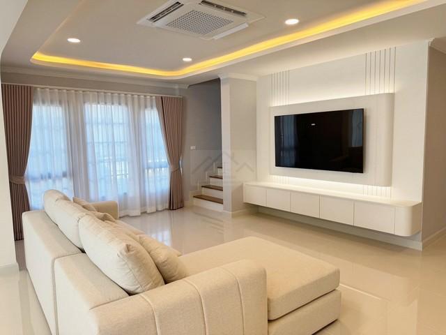 ให้เช่าบ้านเดี่ยว 2 ชั้น 303 ตรม. โครงการ Centro Bangna ใกล้เมกะบางนา พร้อมเข้าอยู่