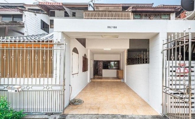 ให้เช่าทาวน์โฮม 3 ชั้น 230 ตรม. ย่านบางเขน ใกล้ BTS พหลโยธิน 59 ( จดทะเบียนบริษัทได้ )