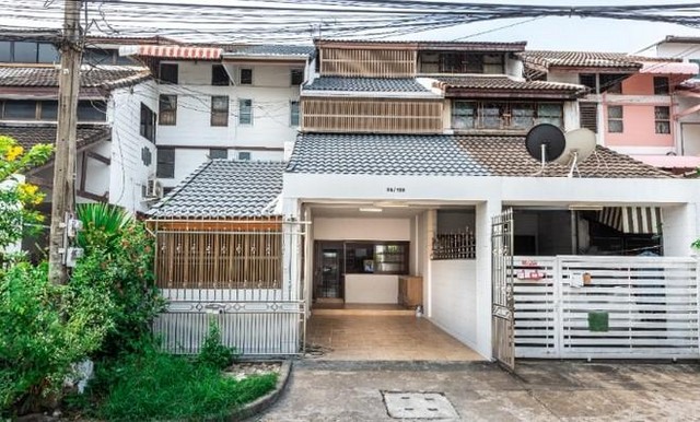 ให้เช่าทาวน์โฮม 3 ชั้น 230 ตรม. ย่านบางเขน ใกล้ BTS พหลโยธิน 59 ( จดทะเบียนบริษัทได้ )