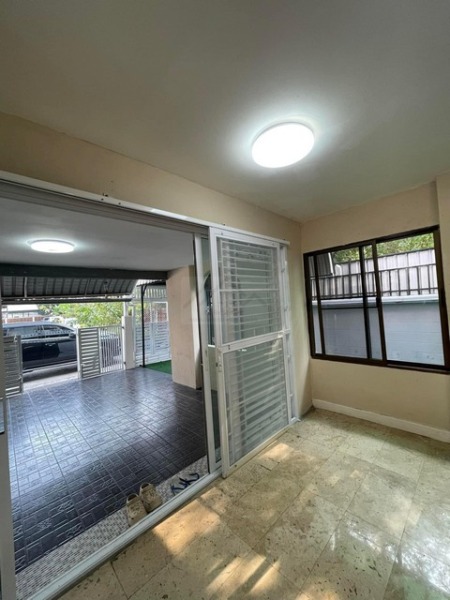 ให้เช่าทาวน์โฮม 3 ชั้น บ้านกลางเมือง เหม่งจ๋าย ลาดพร้าว 80 ใกล้เหม่งจ๋าย ใกล้เลียบด่วน