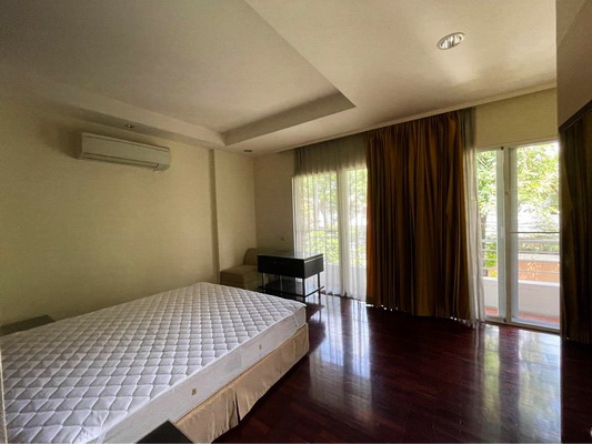 [ให้เช่า] FOR RENT BANGKOK VILLA PRADITMANUTHAM / 2 bedrooms 3 bathrooms / 65 Sqw. 200 Sqm. **52,000** CLOSE TO SISB SCHOOL PRACHAUTHIT
