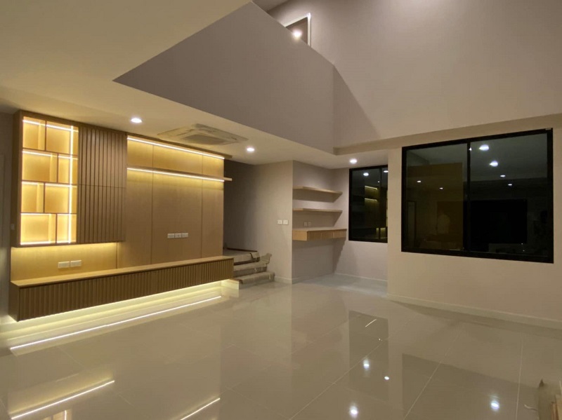 ขาย/ให้เช่าทาวน์โฮม3ชั้น พร้อมเฟอร์นิเจอร์ โครงการเนอวานา ดีฟายน์ ศรีนครินทร์-พระราม 9 สะพานสูง กทม.