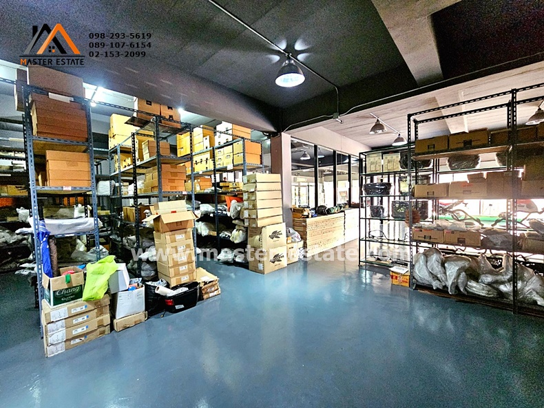 ให้เช่าอาคารสำนักงาน เนื้อที่ 200 ตรม. ซ.รามอินทรา 65 สวย-สะอาด พร้อมที่จอดรถรอบอาคาร DESIGN MODERN กั้นห้องกระจก 1 ห้อง แบ่งสัดส่วนการใช้งาน ใกล้รถไฟฟ้าสายสีชมพู