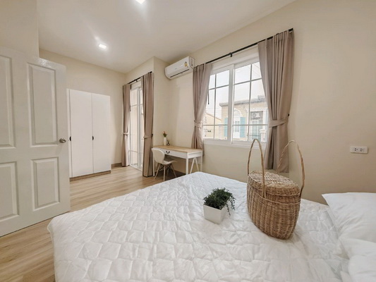 [ให้เช่า] FOR RENT GOLDEN TOWN FUTURE – RANGSIT / 3 bedrooms 2 bathrooms / 18 Sqw. 115 Sqm. **18,000** CLOSE TO FURTURE PARK RANGSIT
