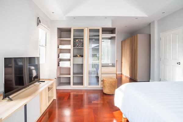 [ให้เช่า] FOR RENT CHAIYAPHRUEK RANGSIT – KHLONG 4 / 3 bedrooms 3 bathrooms / 100 Sqw. 240 Sqm. **80,000** POOL VILLA CLOSE TO BG PATHUM FOOTBALL CLUB