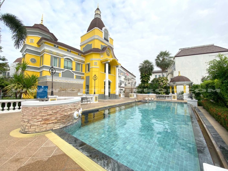 ทาวน์โฮม บ้านกลางเมืองสวิสทาวน์ ถ.เกษตร-นวมินทร์