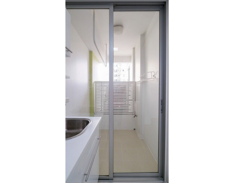 ขายห้องรีโนเวทใหม่ ห้องพร้อมอยู่ รูปถ่ายจากห้องจริง Condo The Room Sukhumvit 64
