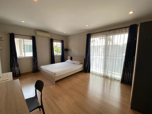 [ให้เช่า] FOR RENT THE PLANT PATTANAKARN 38 / 3 bedrooms 3 bathrooms / 75 Sqw. 220 Sqm. **55,000** JUST 20 MIN FROM THONGLOR