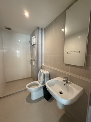 [ให้เช่า] FOR RENT THE LANDMARK EKKAMAI – RAMINDRA / 3 bedrooms 4 bathrooms / 25 Sqw. 185 Sqm. **42,000** CLOSE TO LIAB DUAN NIGHT MARKET