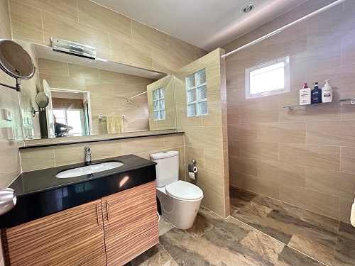 2-storey detached house for sale/rent with swimming pool, The Springs Ban Chang project, fully furnished and facilities near Buraphapat Road, Ban Chang, Rayong.