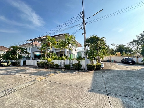 2-storey detached house for sale/rent with swimming pool, The Springs Ban Chang project, fully furnished and facilities near Buraphapat Road, Ban Chang, Rayong.
