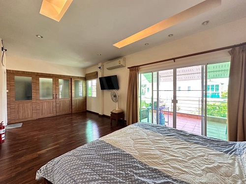 2-storey detached house for sale/rent with swimming pool, The Springs Ban Chang project, fully furnished and facilities near Buraphapat Road, Ban Chang, Rayong.