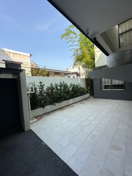 🏡 ให้เช่าบ้านหรู ใจกลางห้วยขวาง | ซอยประชาสงเคราะห์ 27 💎 บ้านสวย กว้างขวาง พร้อมเข้าอยู่ เหมาะสำหรับอยู่อาศัย หรือทำโฮมออฟฟิศ
