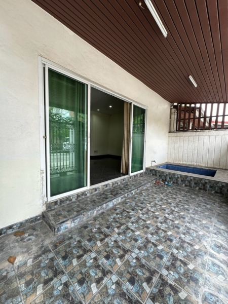 📢 ขายทาวน์โฮม 2 ชั้น ลาดพร้าว 67/2  🏡 ทาวน์โฮมทำเลทอง ใกล้ถนนใหญ่ เดินทางสะดวก ใกล้รถไฟฟ้า