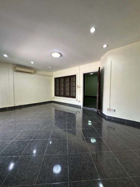 📢 ขายทาวน์โฮม 2 ชั้น ลาดพร้าว 67/2  🏡 ทาวน์โฮมทำเลทอง ใกล้ถนนใหญ่ เดินทางสะดวก ใกล้รถไฟฟ้า