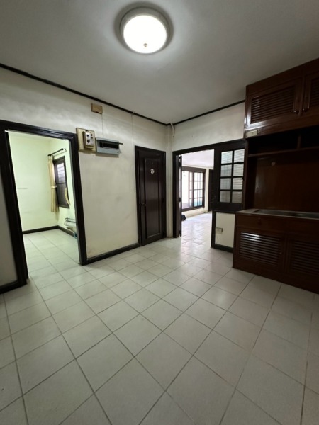 📢 ขายทาวน์โฮม 2 ชั้น ลาดพร้าว 67/2  🏡 ทาวน์โฮมทำเลทอง ใกล้ถนนใหญ่ เดินทางสะดวก ใกล้รถไฟฟ้า
