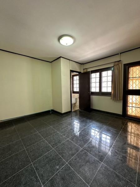 📢 ขายทาวน์โฮม 2 ชั้น ลาดพร้าว 67/2  🏡 ทาวน์โฮมทำเลทอง ใกล้ถนนใหญ่ เดินทางสะดวก ใกล้รถไฟฟ้า