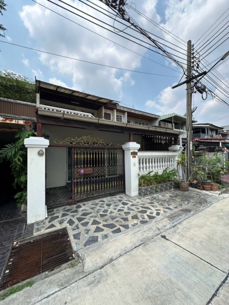 📢 ขายทาวน์โฮม 2 ชั้น ลาดพร้าว 67/2  🏡 ทาวน์โฮมทำเลทอง ใกล้ถนนใหญ่ เดินทางสะดวก ใกล้รถไฟฟ้า