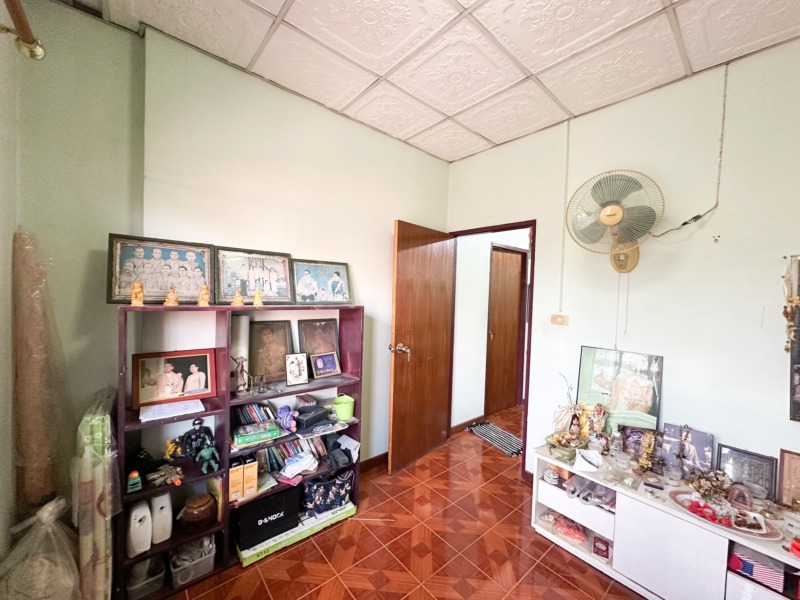 ลดราคาถูกมาก !! หมู่บ้านซอยบางศรีเมือง11 บางศรีเมือง – พระราม5 หน้้าบ้านกว้าง 10 เมตร (ขนาด 25 ตร.ว.) หน้าบ้านไม่ชนใคร