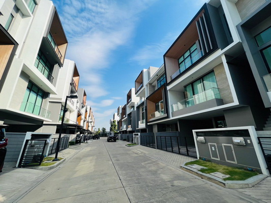 [ให้เช่า] FOR RENT NIRVANA DEFINE SRINAKARIN – RAMA 9 / 3 bedrooms 4 bathrooms / 34 Sqw. 280 Sqm. **70,000** CLOSE TO WELLINGTON COLLEGE BANGKOK