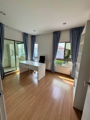 [ให้เช่า] FOR RENT THE PLANT ESTIQUE PATTANAKARN 38 / 3 bedrooms 3 bathrooms / 40 Sqw. 165 Sqm. **60,000** MINIMAL HOUSE. JUST 15 MIN FROM THONGLOR
