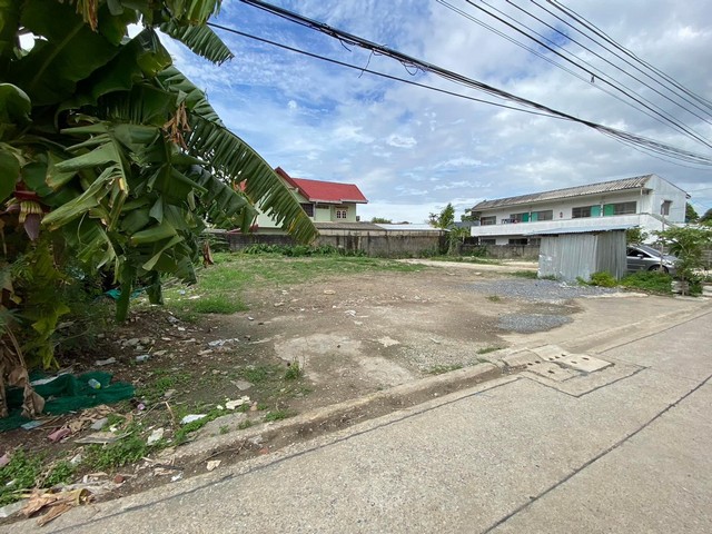 ที่ดิน ที่ดิน ลาดพร้าว 60 200 ตาราง-วา 215000000 บาท. ราคาน่าลงทุน กรุงเทพ