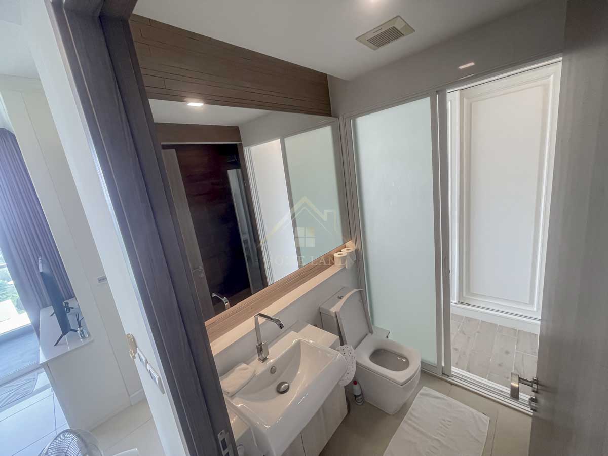 คอนโด เดลมาเร่ บางเสร่ บีชฟร้อนท์ Delmare Bangsaray Beachfront ชลบุรี