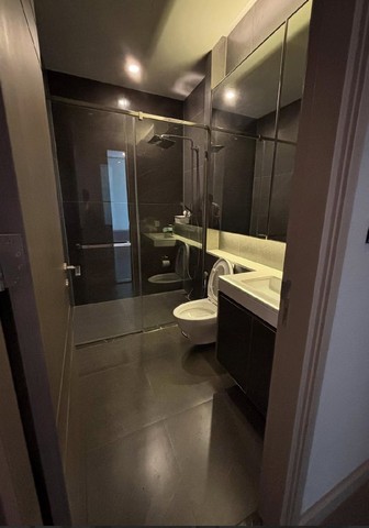 ขายหรือให้เช่า คอนโด 2 ห้องนอน THE ESSE at SINGHA COMPLEX อโศกมนตรี ขนาด 77 ตรม. ใกล้ BTS เพชรบุรี