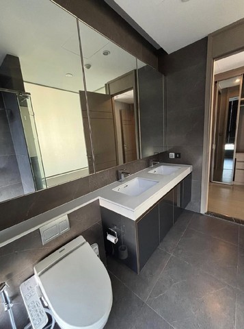 ขายหรือให้เช่า คอนโด 2 ห้องนอน THE ESSE at SINGHA COMPLEX อโศกมนตรี ขนาด 77 ตรม. ใกล้ BTS เพชรบุรี