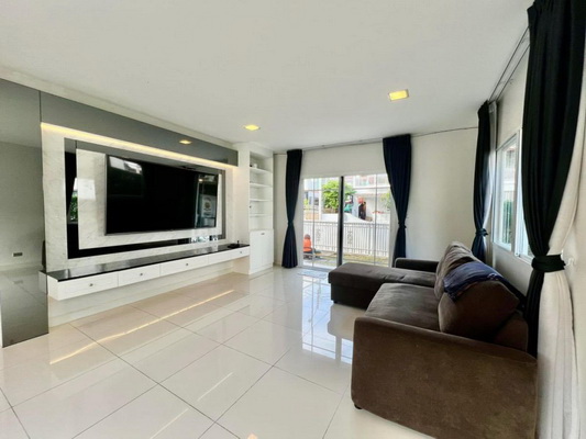 [ให้เช่า] FOR RENT PERFECT PLACE WONGWAEN – RAMKHAMHAENG / 3 bedrooms 3 bathrooms / 50 Sqw. 160 Sqm. **55,000** CLOSE TO BRIGHTON COLLEGE BANGKOK